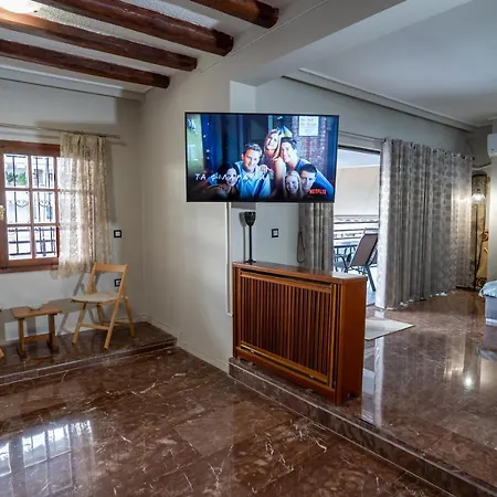 Spacious Apt! Glyfada Downtown! Next To The Beach! *