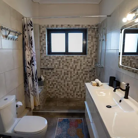 Spacious Apt! Glyfada Downtown! Next To The Beach! أثينا
